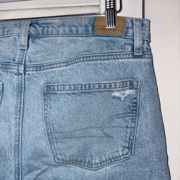 American Eagle Barrel Jeans Size 8 Regular Light Wash High Rise Relaxed Tapered - Picture 6 of 8